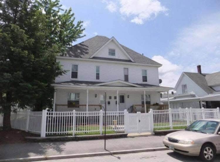 Primary Photo - 601 Cedar St