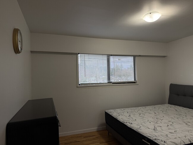 Building Photo - 732 Mars St