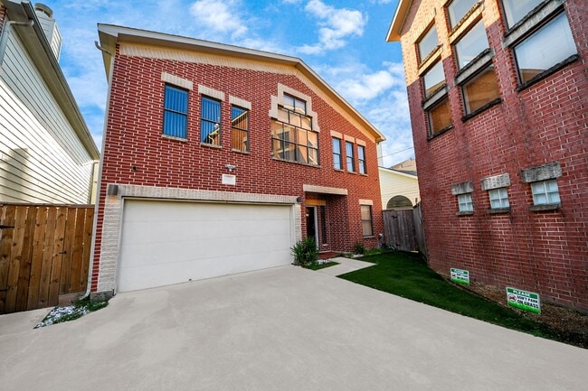 Foto del edificio - 9715 Riddlewood Ln