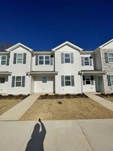 Building Photo - 1010 Peony Ln