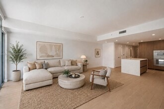 Building Photo - 9221 E Bay Harbor Dr