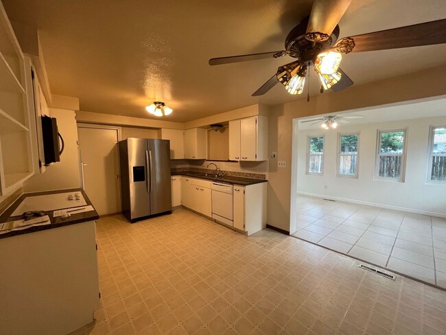 Building Photo - Wonderful Home in Central Loveland