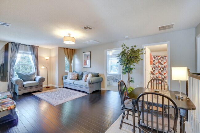 Foto del edificio - 14822 Fells Ln