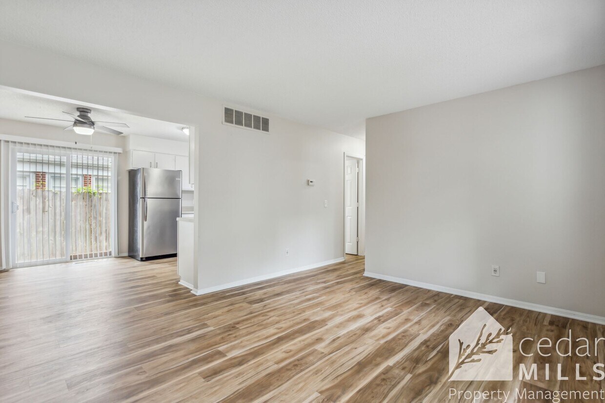 Foto principal - Freshly Remodeled, Large Duplex!
