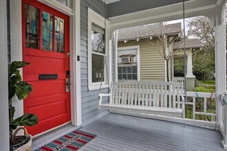 Building Photo - 1124 Church St