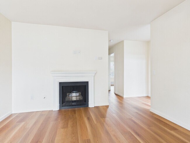 Foto del edificio - Beautifully appointed 2 bedroom condo for rent at Kimberly Place