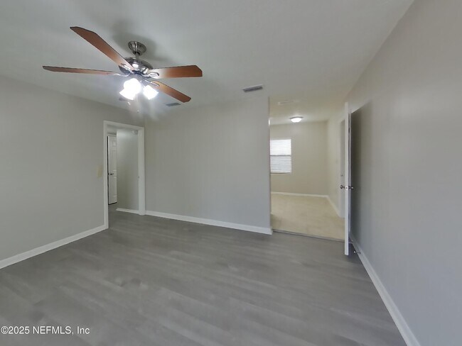 Foto del edificio - 10506 Dodd Rd