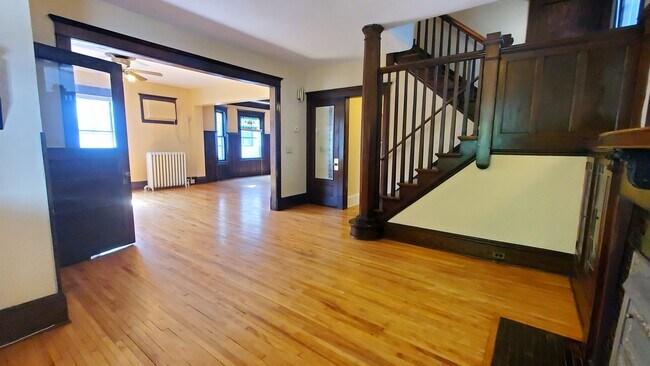 Foto del edificio - 2204 Emerson Ave S