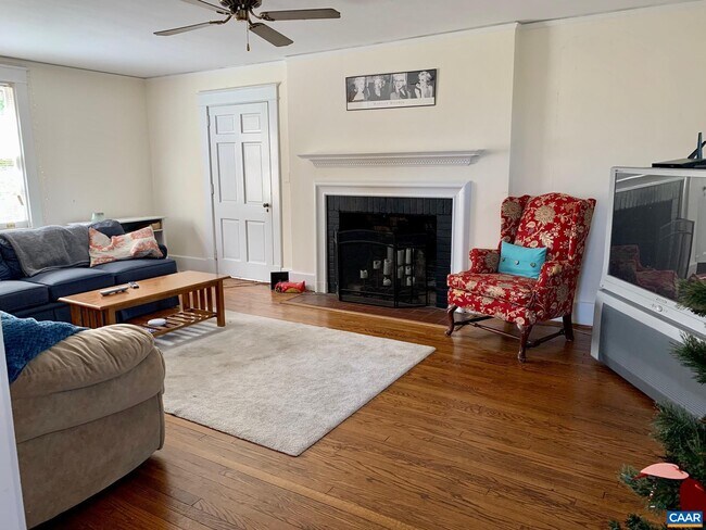 Building Photo - 1916 Lewis Mountain Rd