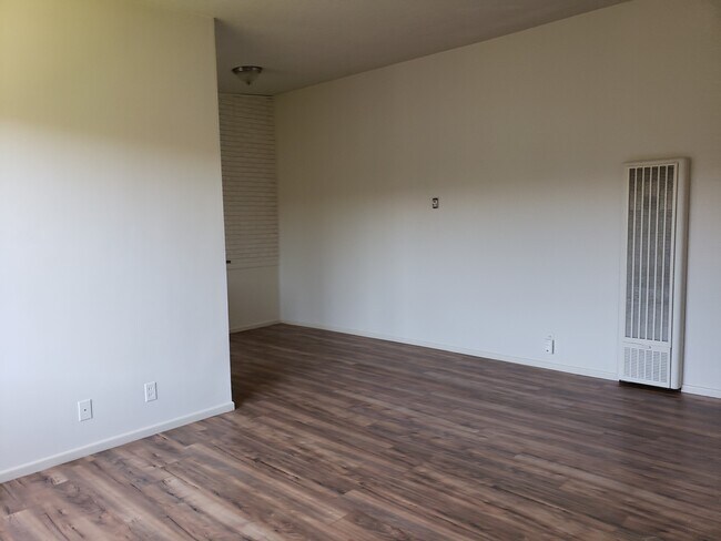 Building Photo - 1533 9th St