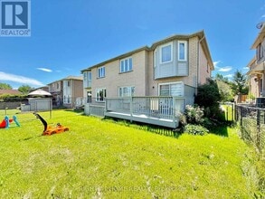 Building Photo - 569 Walpole Crescent