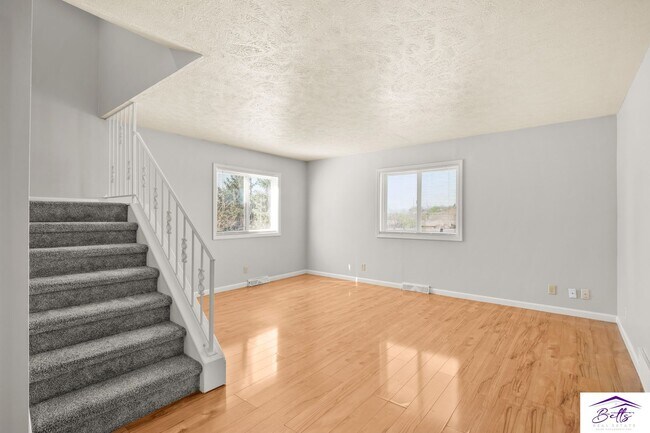Foto del edificio - CAMDEN DUPLEX 11614-16
