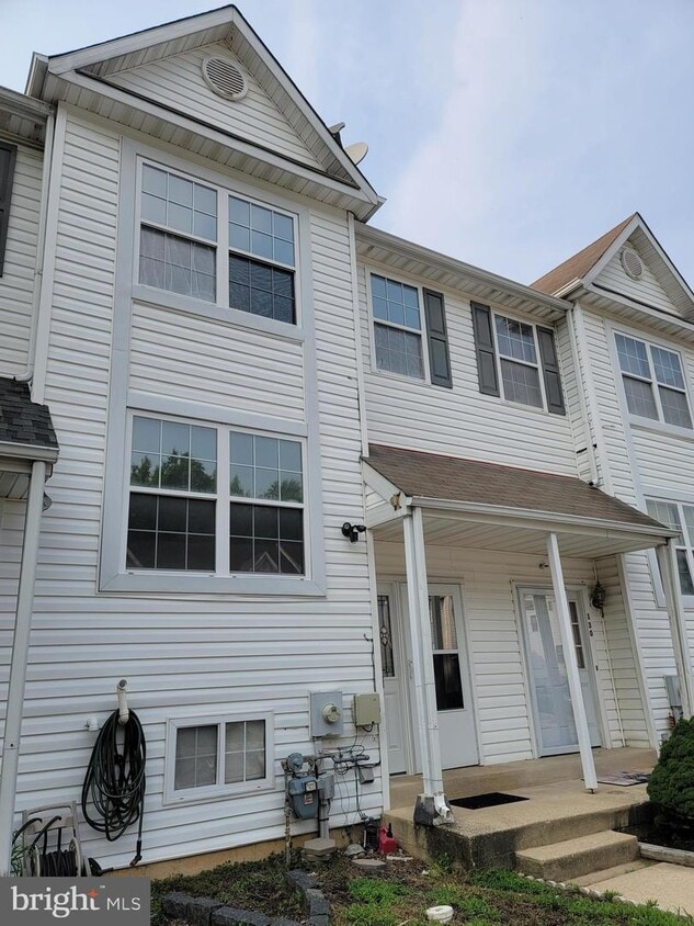 132 Wimbledon Ct, Bear, DE 19701 Townhouse for Rent in Bear, DE