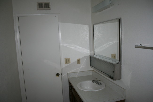 Master Bathroom! - Ridgecrest Villa Apartments