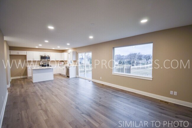 Foto del edificio - Wonderful 5 bedroom, 3.5 bath with a finis...