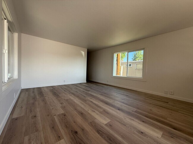 Building Photo - SCHEDULE A TOUR TODAY TO VIEW THIS NEWLY R...