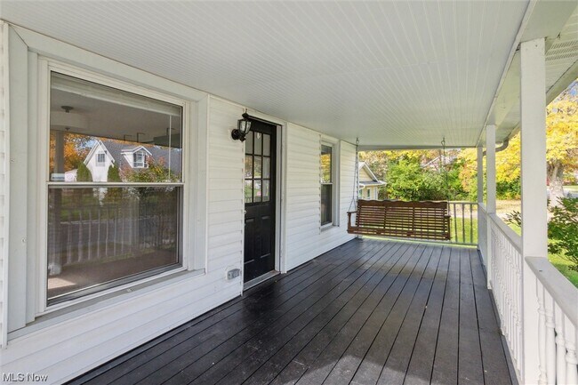 Building Photo - 180 S Park St