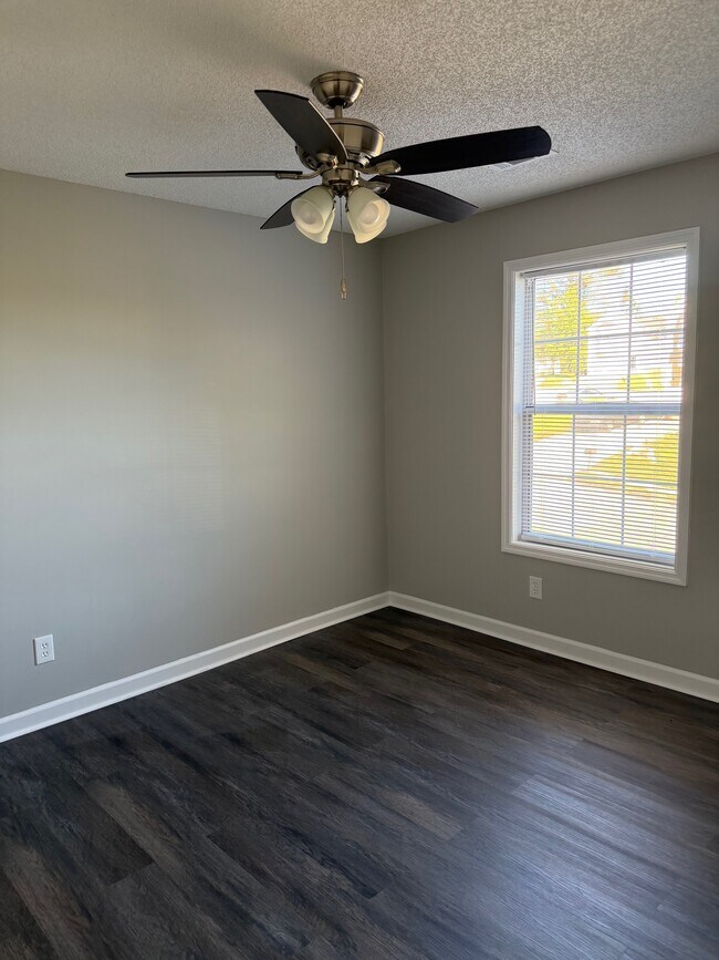 Foto del edificio - 831 Ashley Ln