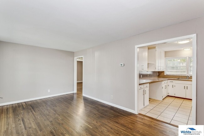 Building Photo - 3 bedroom 1 bath home