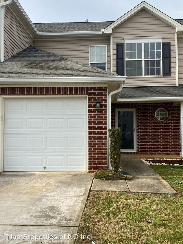 Foto principal - 3953 Fountain Village Ln