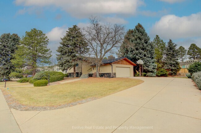 Building Photo - Evolve Real Estate: Exceptional Location! Remodeled 4-Bed Greenwood Village Home Walkable to Cher...