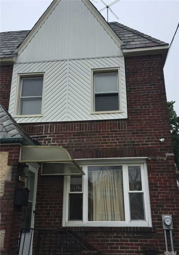 Primary Photo - 3 bedroom in Laurelton NY 11413
