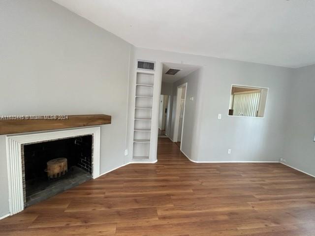 Foto del edificio - 1600 NE 5th St