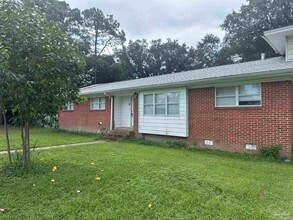 Building Photo - 2833 Bellview Ave