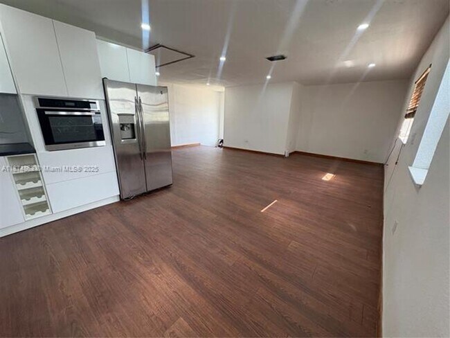 Foto del edificio - 3289 SW 25th St