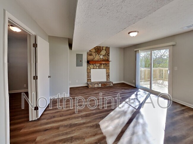 Building Photo - 2731 Flat Shoals Rd