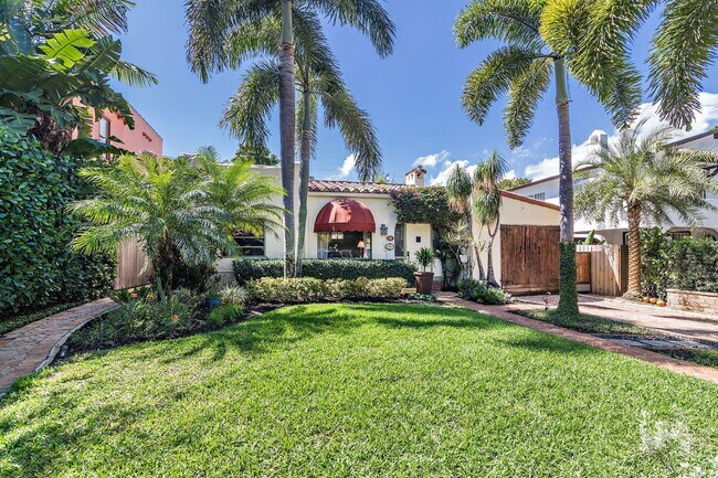 Building Photo - 736 Biscayne Dr