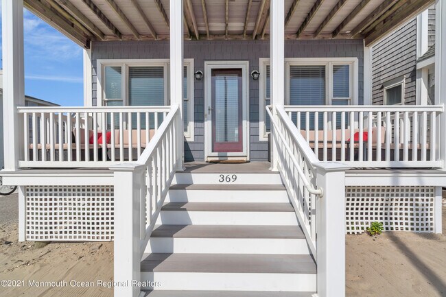 Building Photo - 369 Beach Front