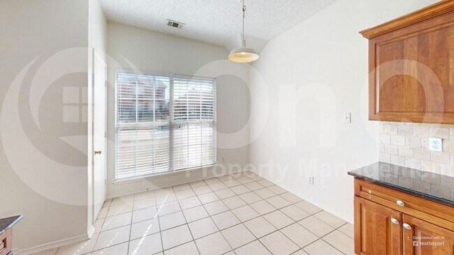 Foto del edificio - 4133 Baccarat Dr