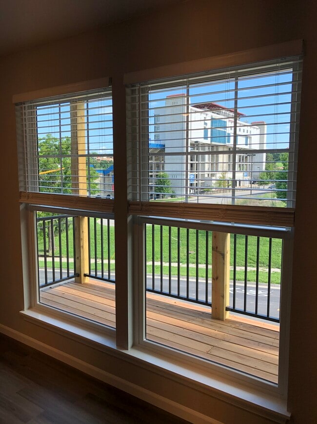 Jayhawk Apartments Apartments Lawrence, KS