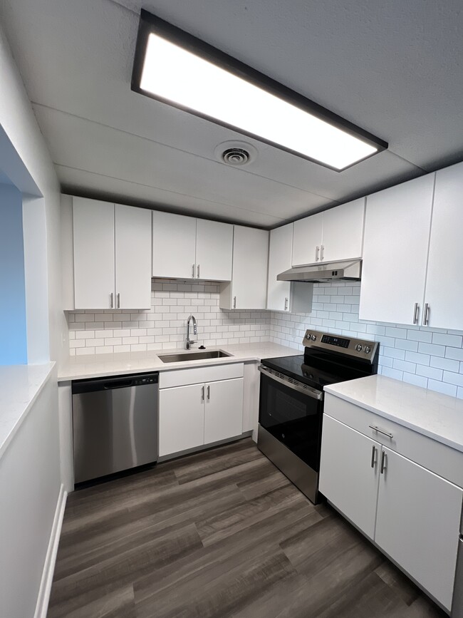 Building Photo - 43 Hill Rd