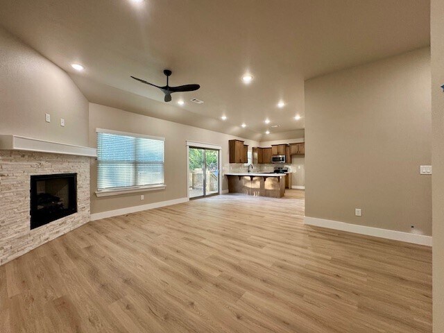 Foto del edificio - 12 Clifford Ln