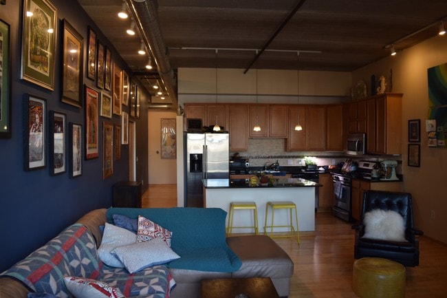 Foto del edificio - 210 S Water St