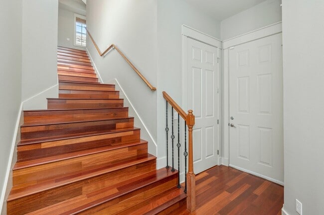 Building Photo - 4530 Golf Villa Ct