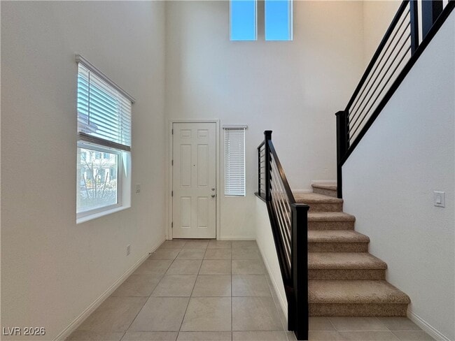 Foto del edificio - 8109 Minavalle Ave