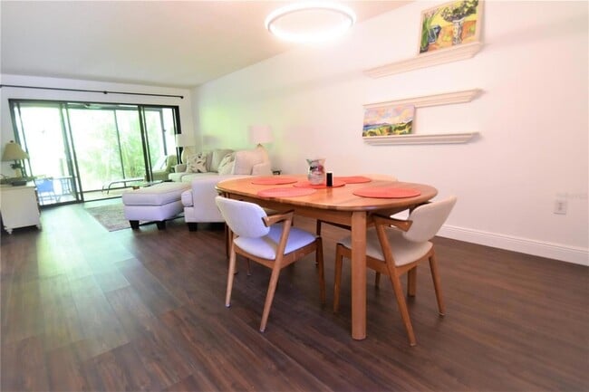 Photo - 1647 Brookhouse Ct