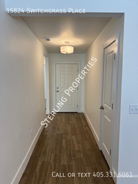 Foto del edificio - 15824 Switchgrass Pl