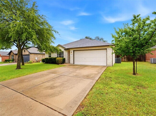 Building Photo - 1004 Downridge Dr