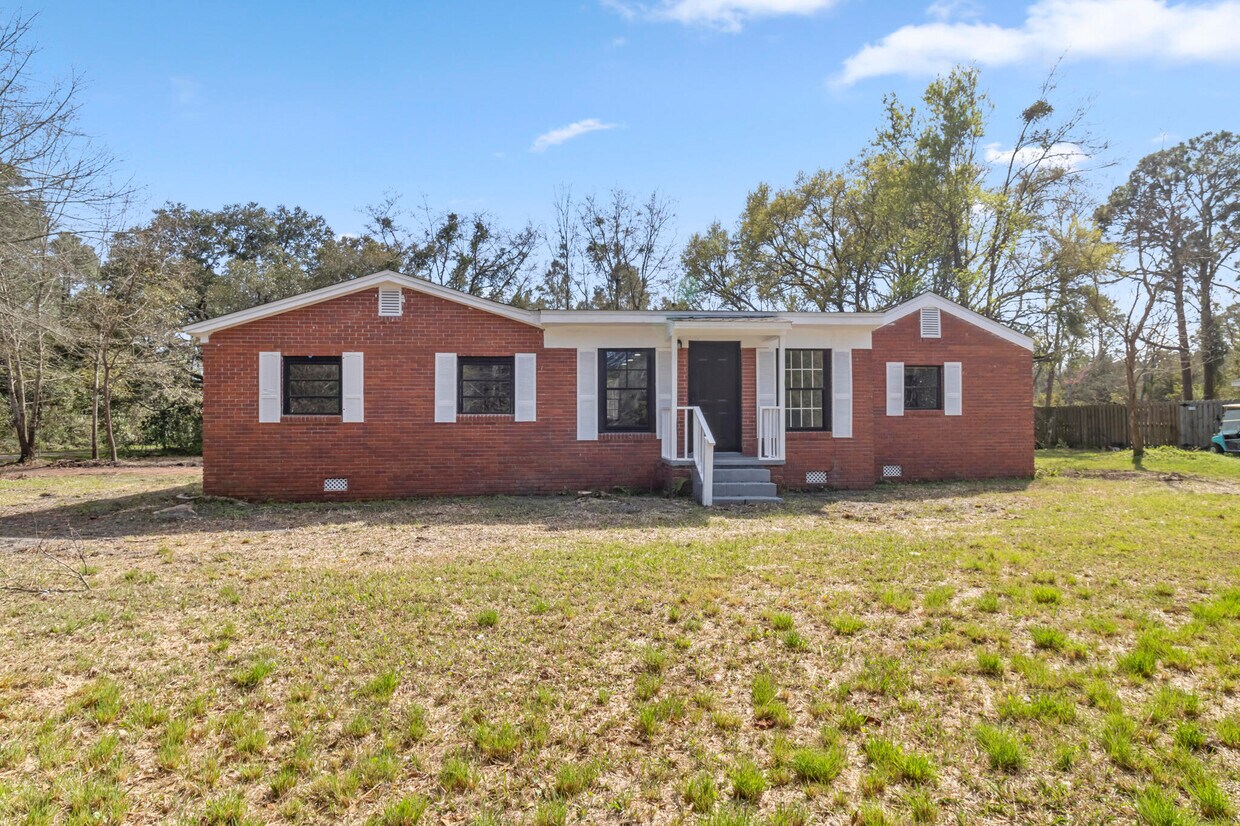Foto principal - 6357 Dickerson Ave