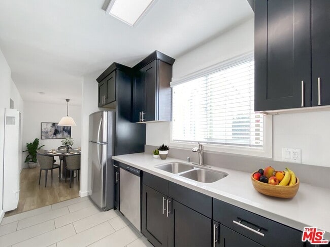 Foto del edificio - 1444 Cochran Ave