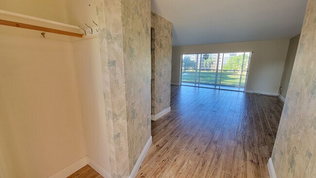 Foto del edificio - Beautiful 3rd Floor Condo ~ Ironwood Golf ...