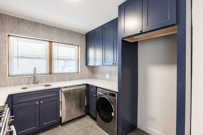 Foto del edificio - 4818 N St Louis Ave