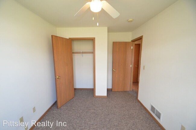 Foto del edificio - 4 br, 2.5 bath Apartment - 768 Fotis Drive