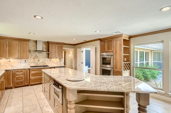 Photo - 6905 Mill Falls Dr House