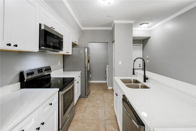 Building Photo - 5610 Pinnacle Heights Circle - #306