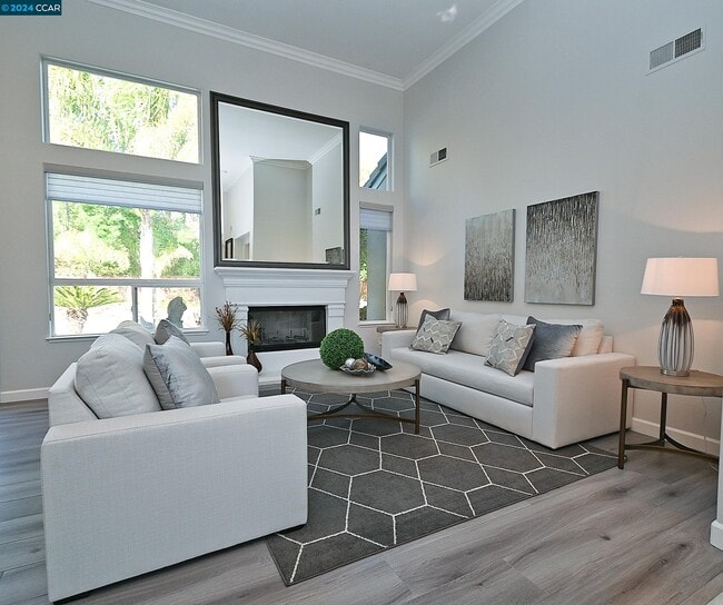 Building Photo - 320 Tuscany Ct